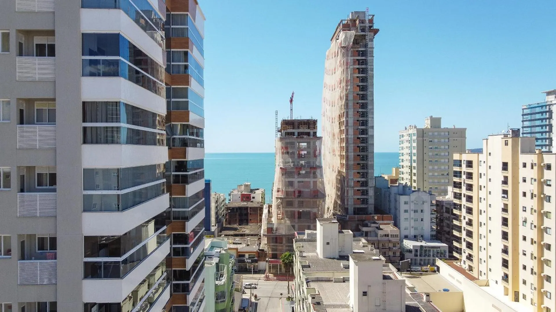 Apartamento 3 Suites, Amplo Para Toda A Familia, No Coracao De Meia Praia Itapema Brésil